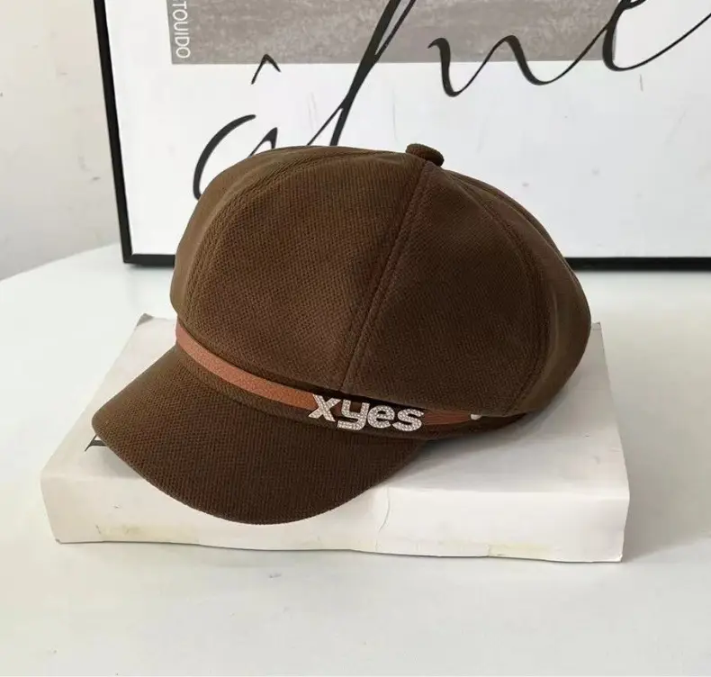 British Vintage Cap with Letter Belt & Rhinestone Buckle — feature 17