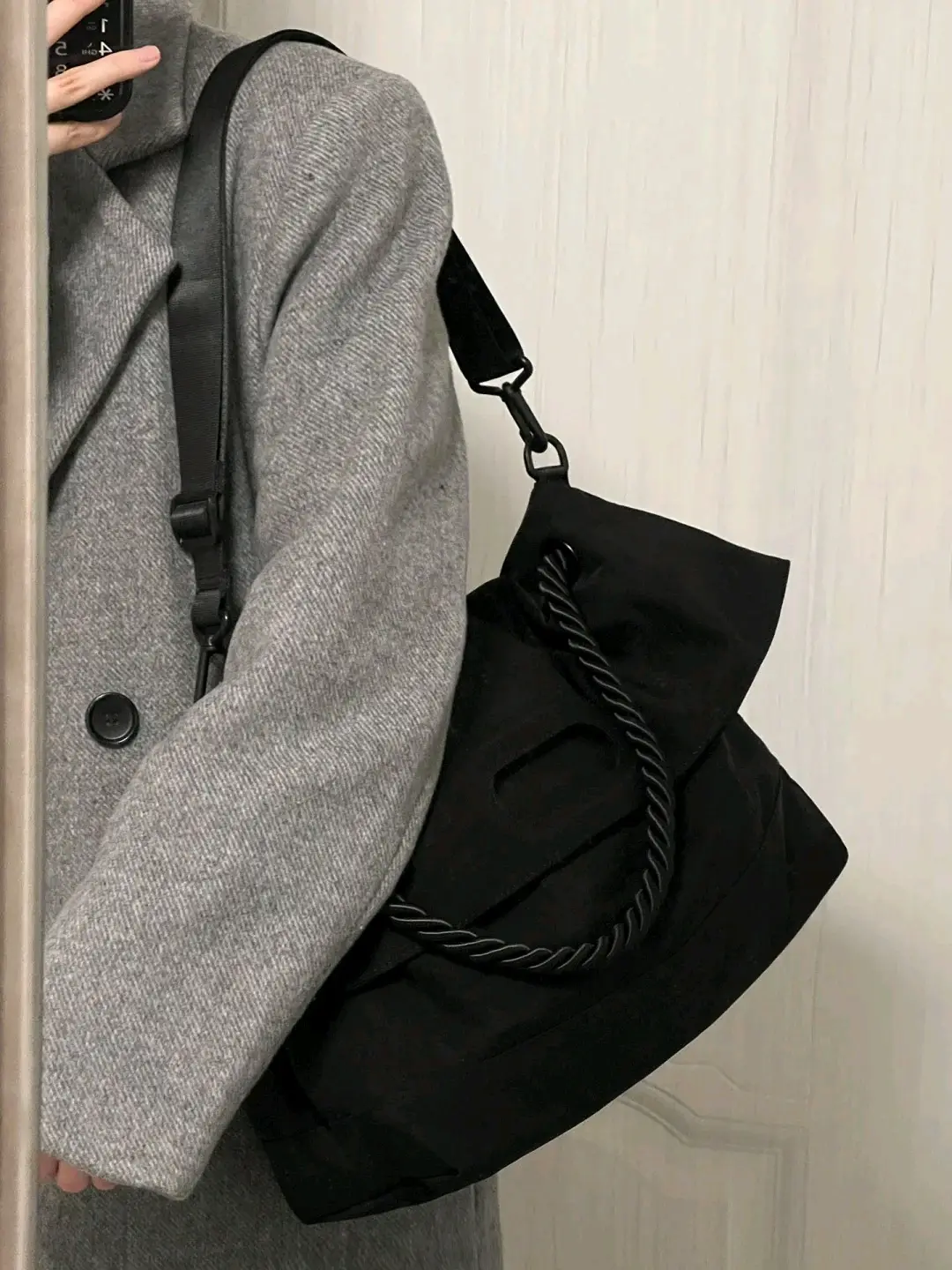 Black Korean Style Shoulder Crossbody Bag for Women — feature 2