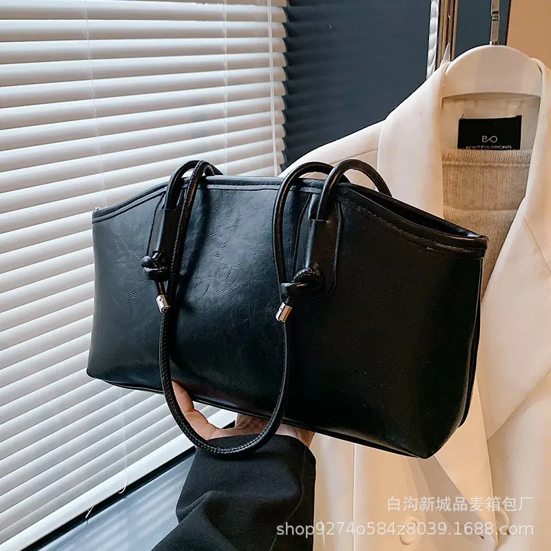 Retro Brown Leather Commuter Bag for Women 2026 - Image 6