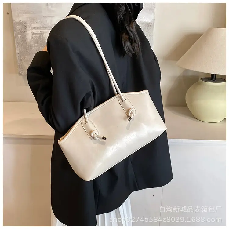 Retro Brown Leather Commuter Bag for Women 2026 — feature 17