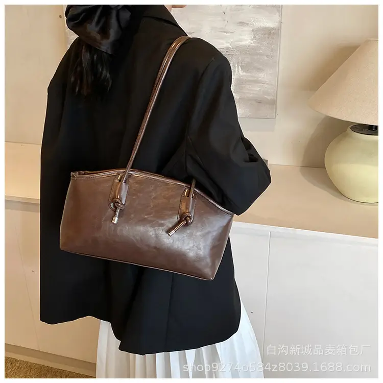 Retro Brown Leather Commuter Bag for Women 2026 — feature 19