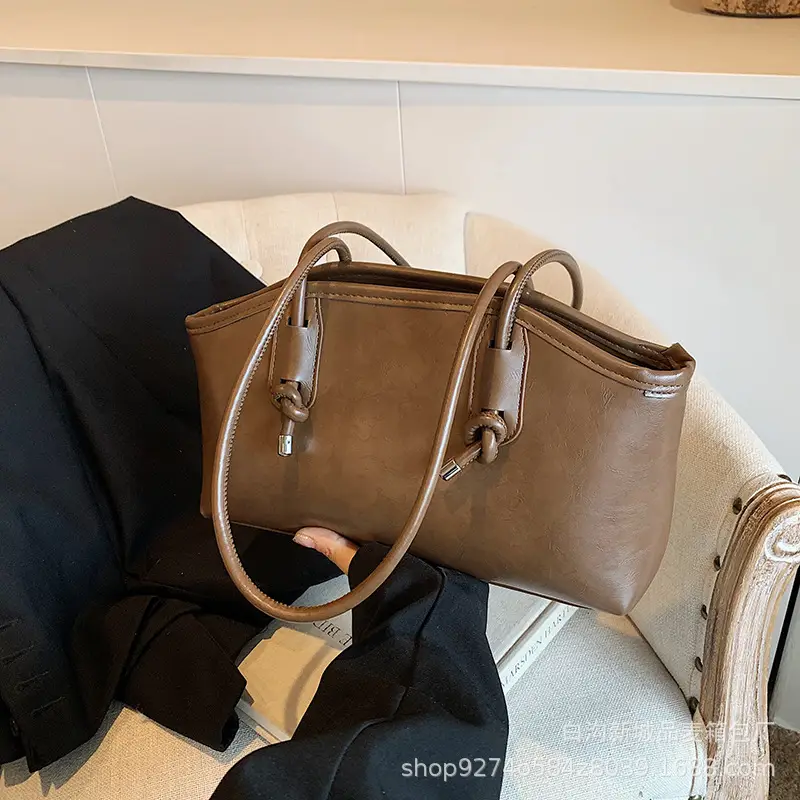 Retro Brown Leather Commuter Bag for Women 2026 - Image 3