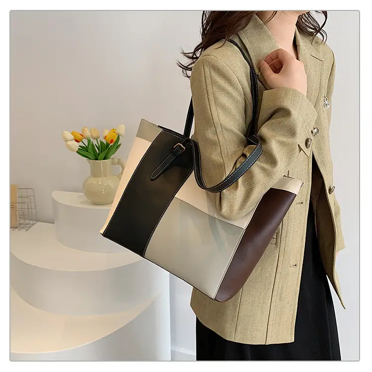 Women's PU Contrast Color Shoulder Bag 2024 — feature 26
