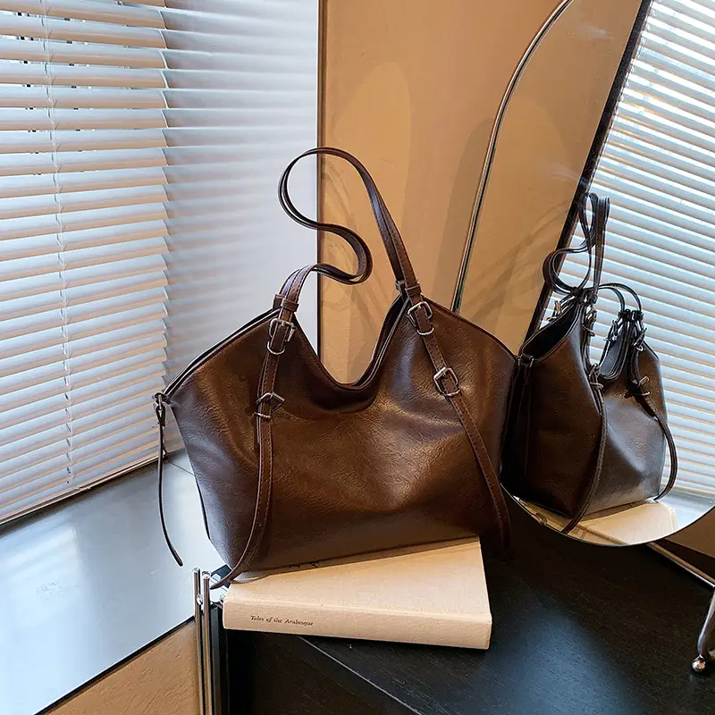 Vintage Cream Shoulder Bag with Long Strap - Image 6