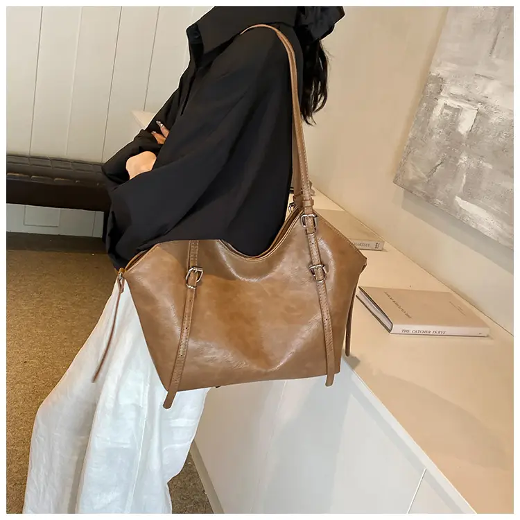 Vintage Cream Shoulder Bag with Long Strap — feature 10