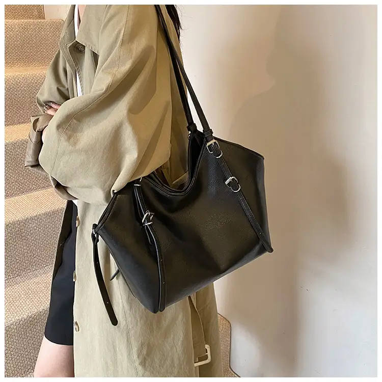 Vintage Cream Shoulder Bag with Long Strap — feature 13