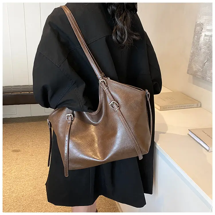Vintage Cream Shoulder Bag with Long Strap — feature 16
