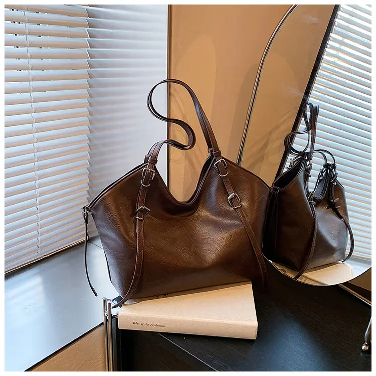 Vintage Cream Shoulder Bag with Long Strap — feature 20