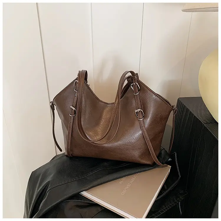 Vintage Cream Shoulder Bag with Long Strap — feature 22