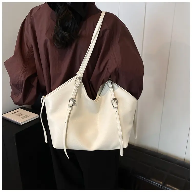 Vintage Cream Shoulder Bag with Long Strap — feature 8