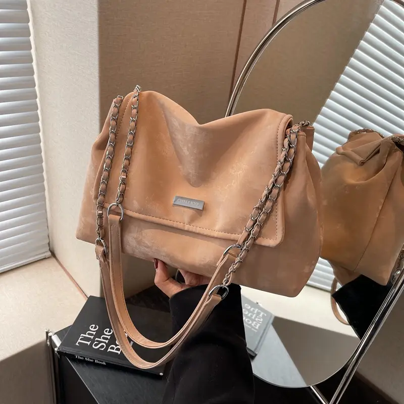 Women's Pink Chain Shoulder Bag Large Capacity 2024