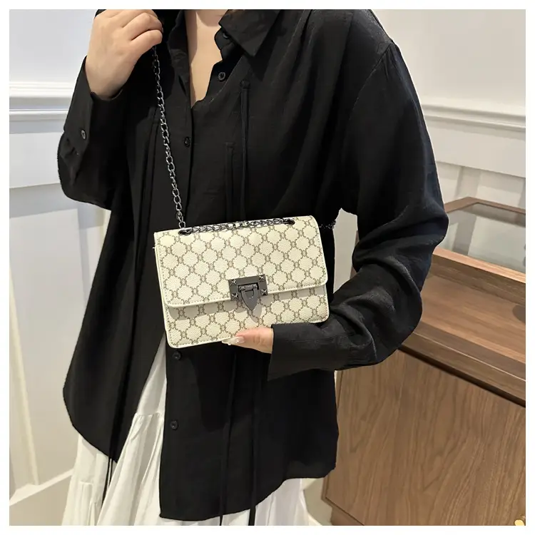 Women's 2024 Retro Chain Bag Small Square All-match — feature 12