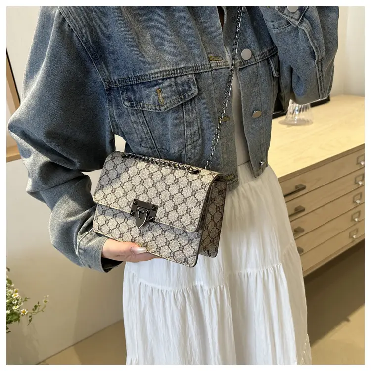 Women's 2024 Retro Chain Bag Small Square All-match — feature 16