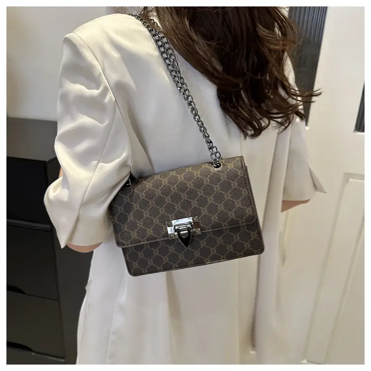 Women's 2024 Retro Chain Bag Small Square All-match — feature 17