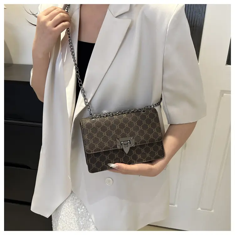 Women's 2024 Retro Chain Bag Small Square All-match — feature 19