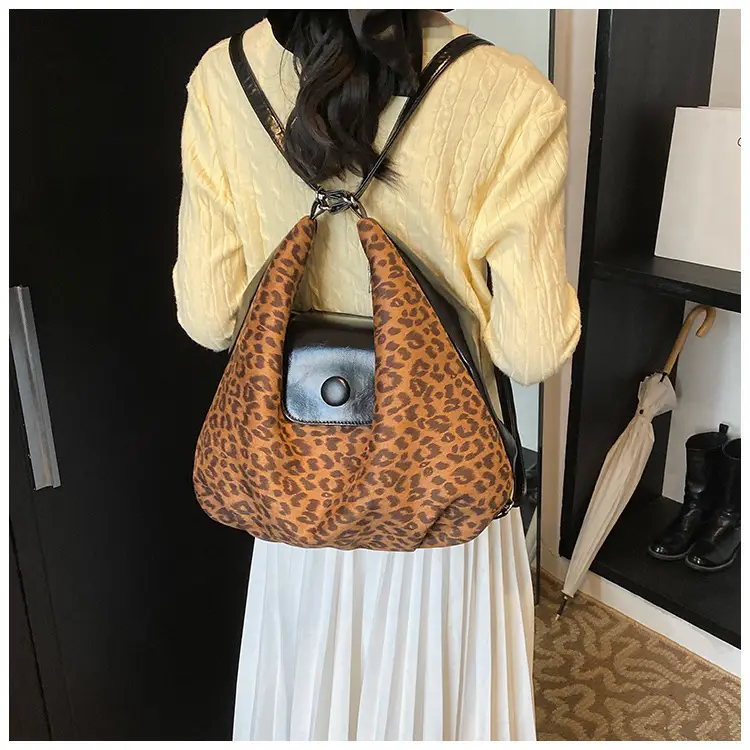 Leopard Print Large Capacity Women's Tote Bag — feature 14