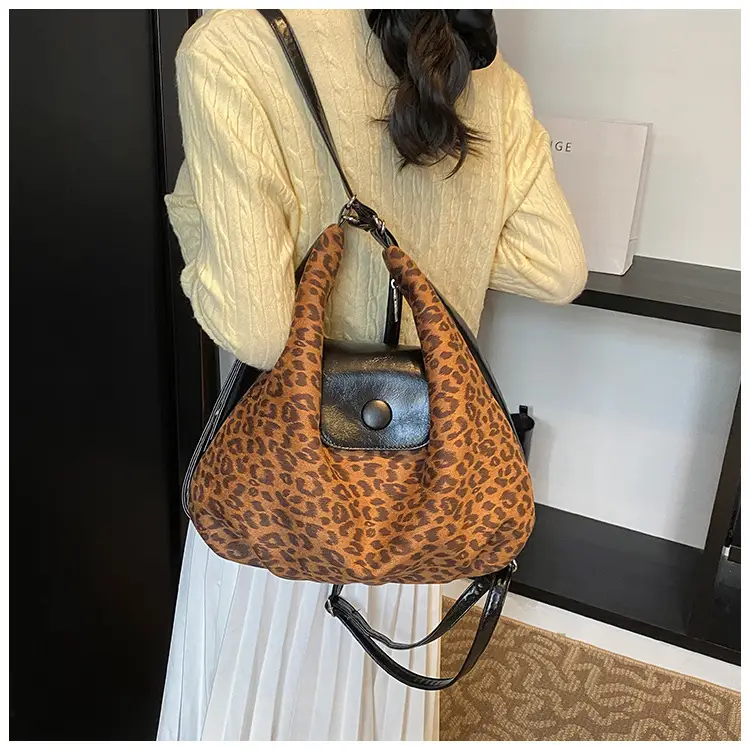 Leopard Print Large Capacity Women's Tote Bag — feature 15