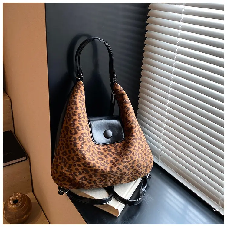 Leopard Print Large Capacity Women's Tote Bag — feature 20