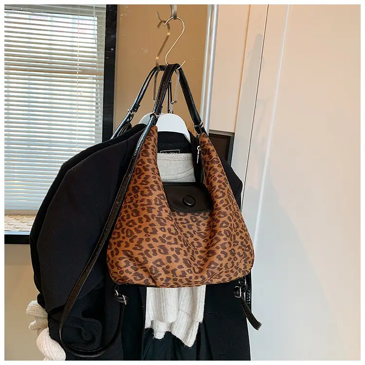 Leopard Print Large Capacity Women's Tote Bag — feature 21