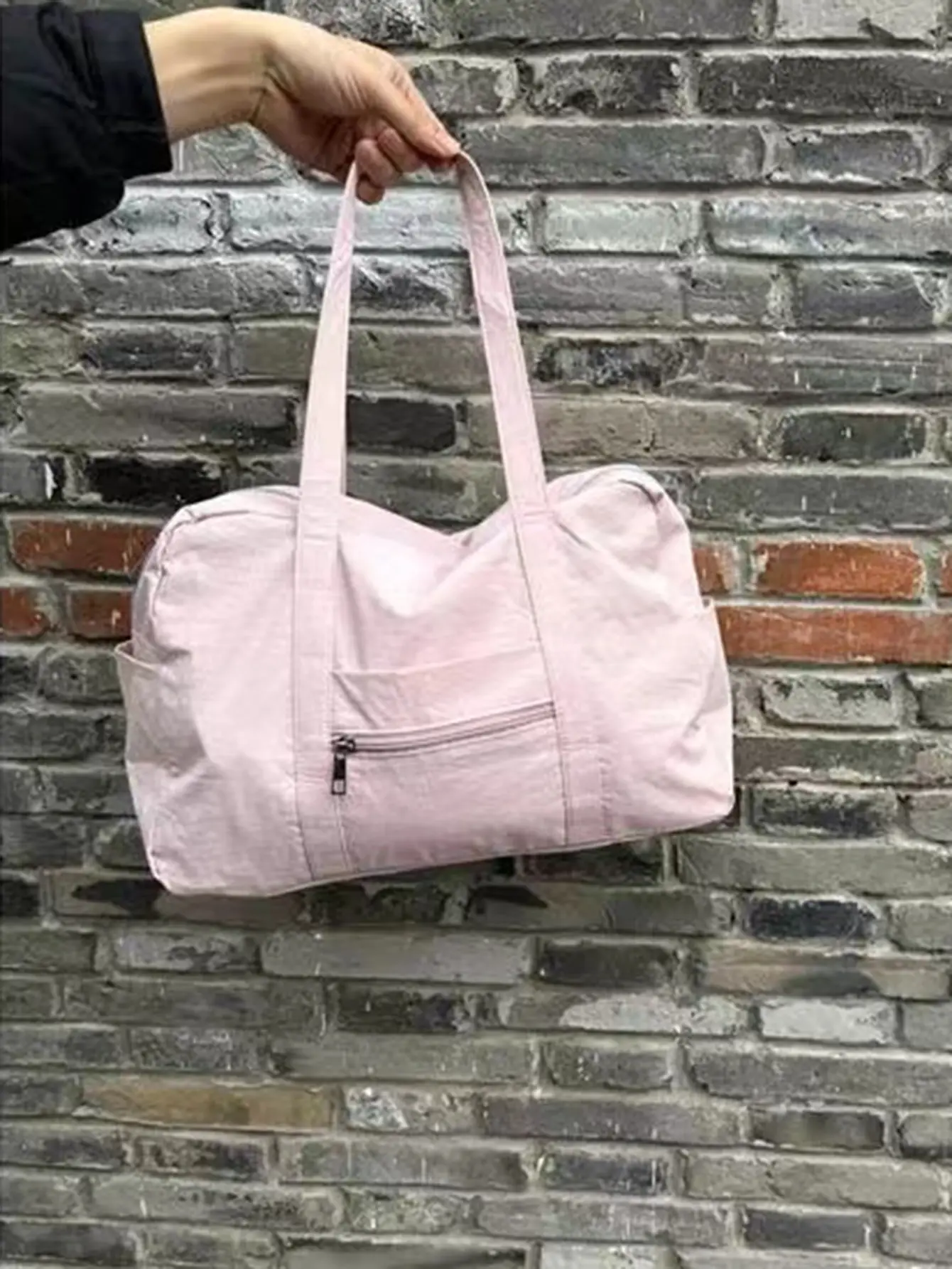 Black Nylon Shoulder Bag for Travel Commute 2024 — feature 3