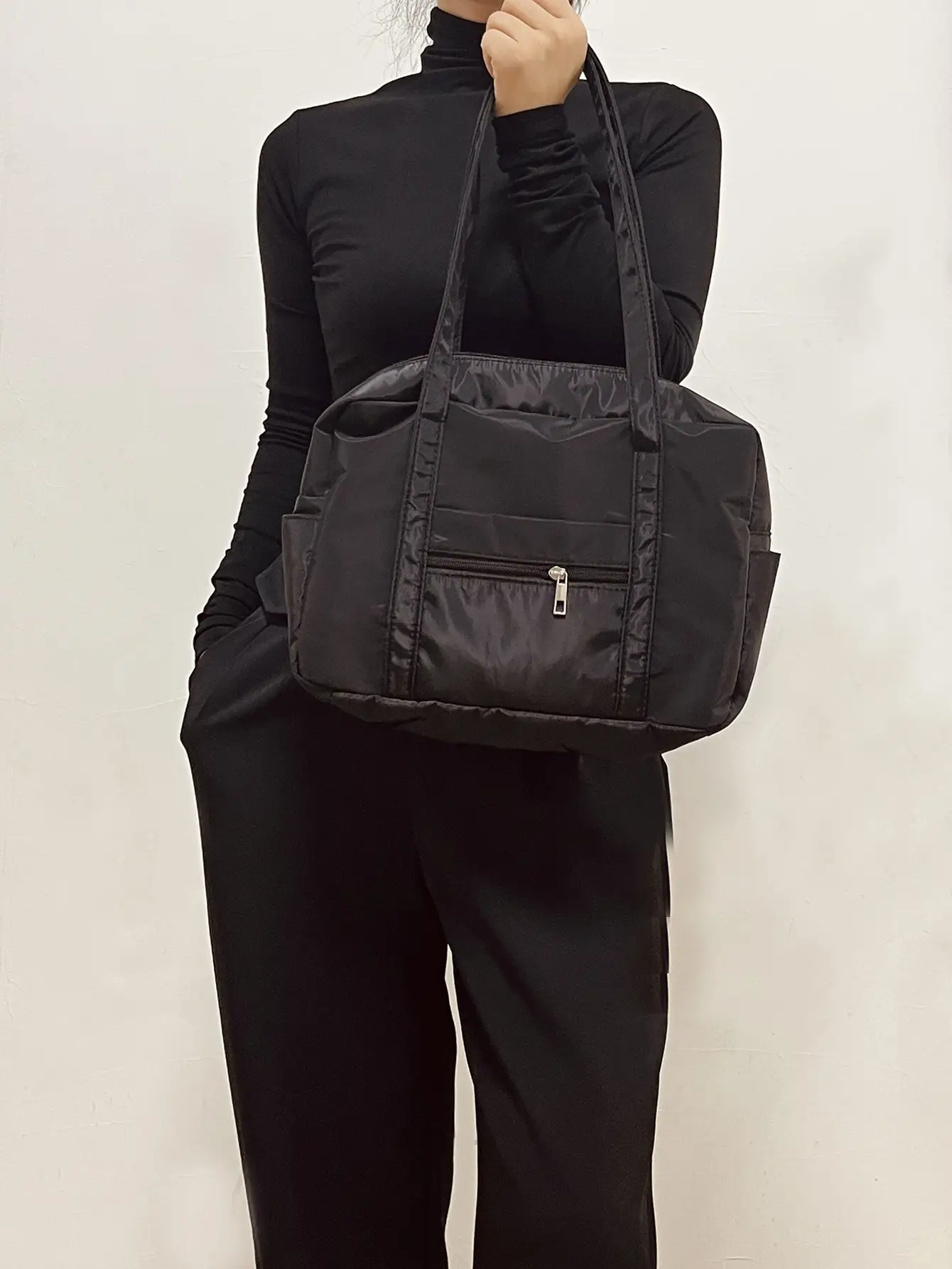 Black Nylon Shoulder Bag for Travel Commute 2024 — feature 4