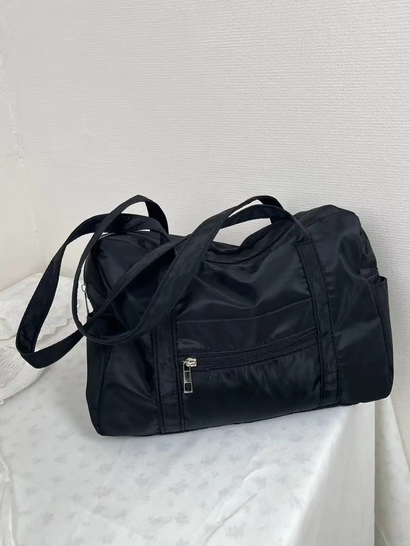 Black Nylon Shoulder Bag for Travel Commute 2024