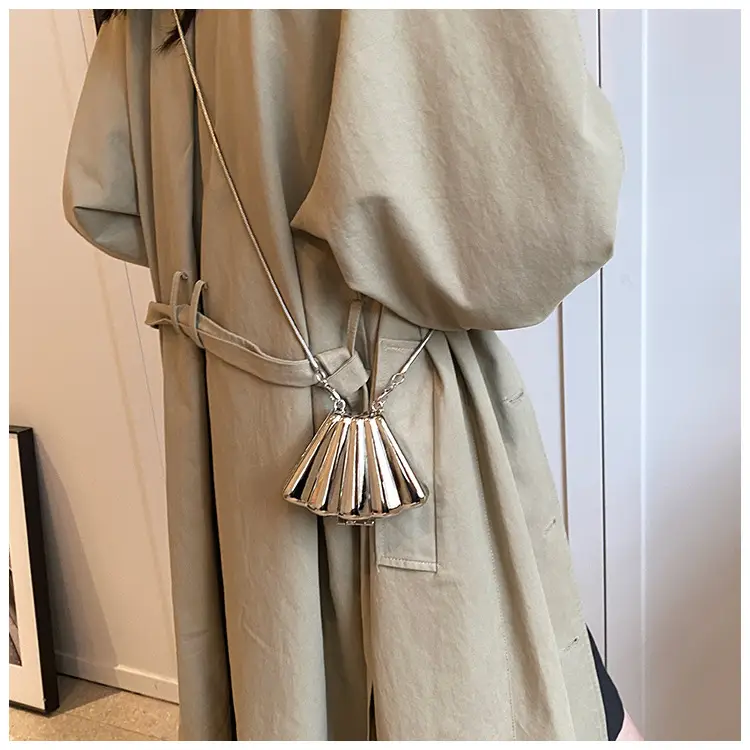 Golden Shell Mini Bag for Women 2024 — feature 13