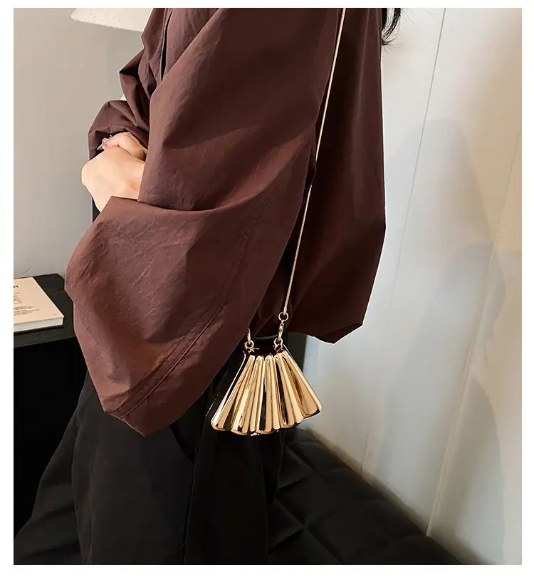 Golden Shell Mini Bag for Women 2024 — feature 2