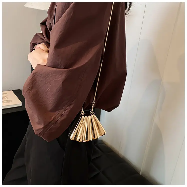 Golden Shell Mini Bag for Women 2024 — feature 8