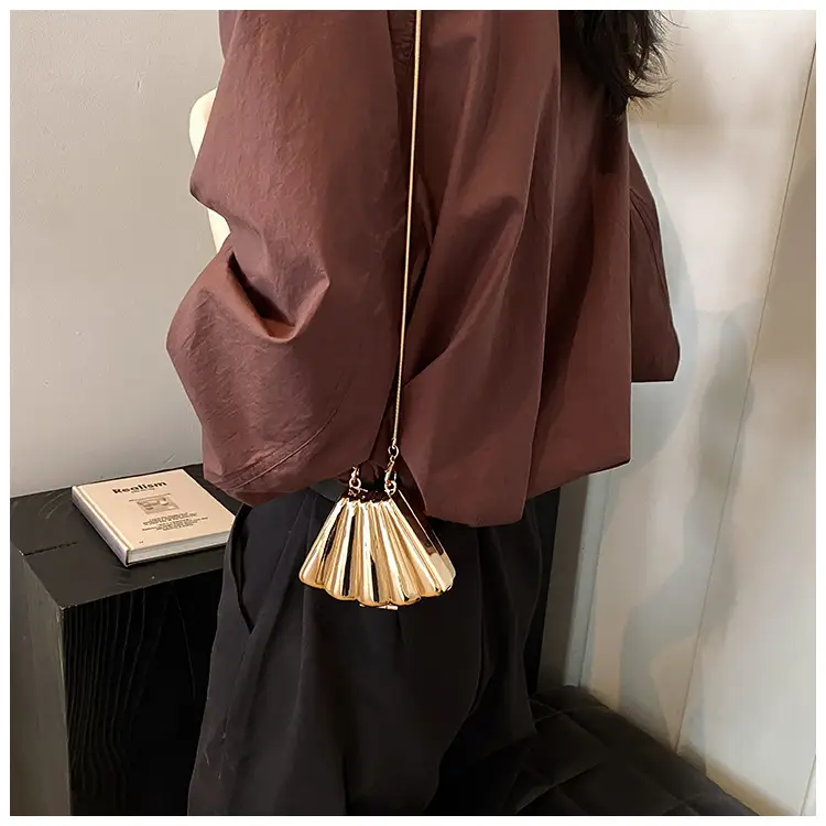 Golden Shell Mini Bag for Women 2024 — feature 9