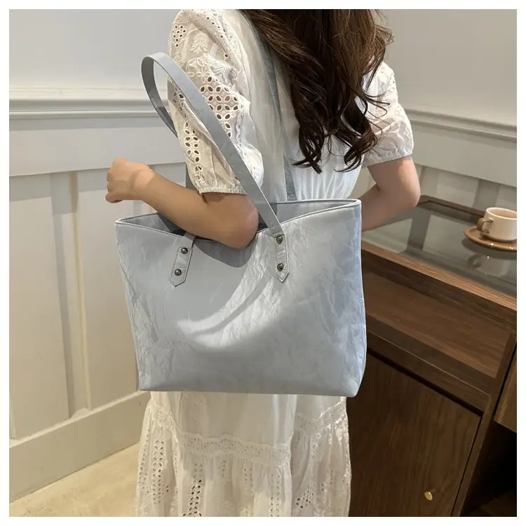 Pink Velvet Women's Large Capacity Tote Bag — feature 15