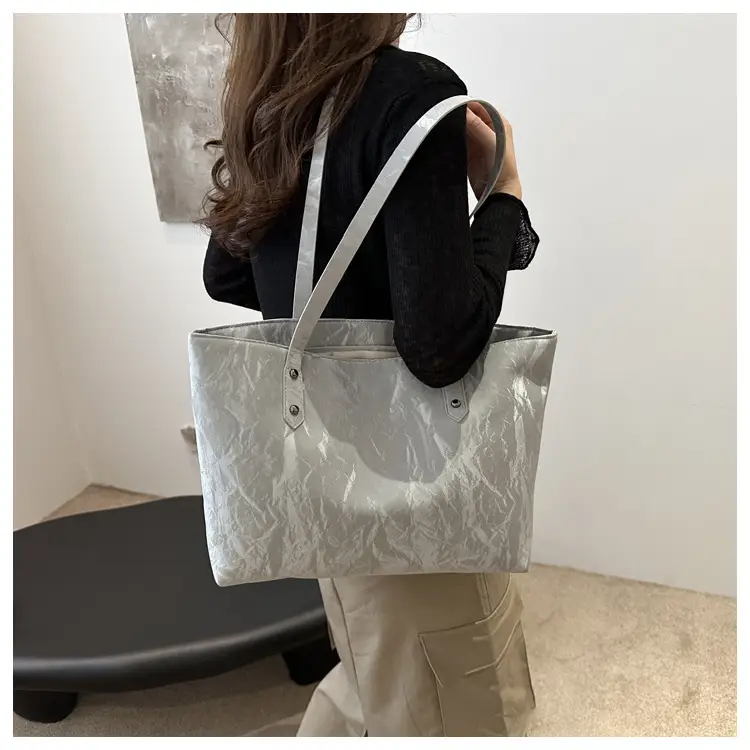 Pink Velvet Women's Large Capacity Tote Bag — feature 9