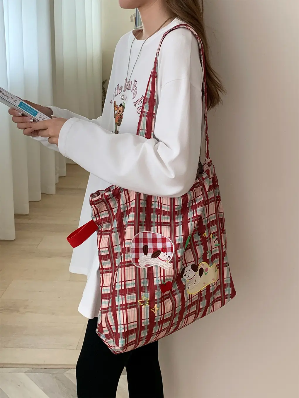 Women's Cartoon Embroidered Drawstring Tote Bag Large Capacity - Image 5