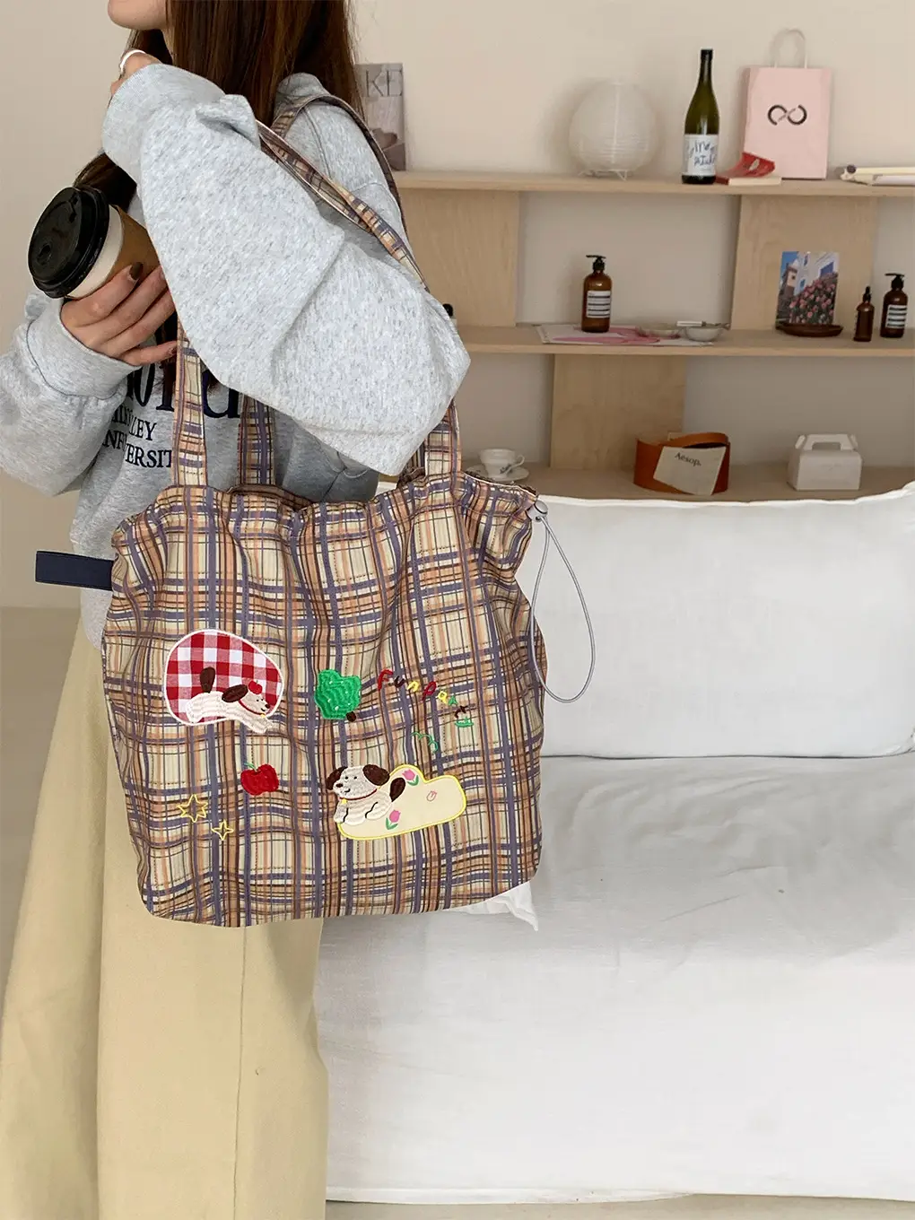 Women's Cartoon Embroidered Drawstring Tote Bag Large Capacity — feature 10