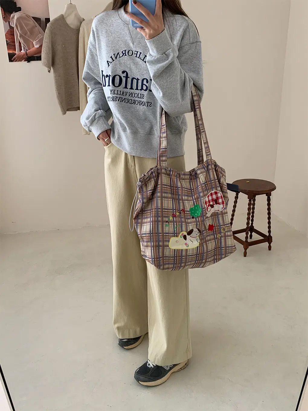 Women's Cartoon Embroidered Drawstring Tote Bag Large Capacity — feature 13