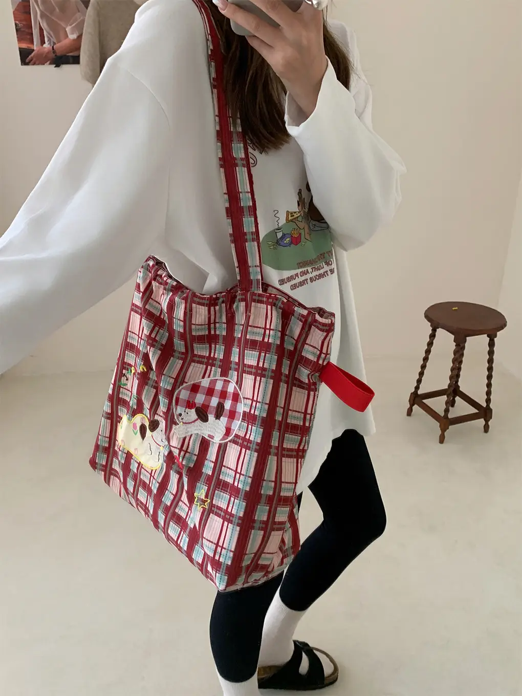 Women's Cartoon Embroidered Drawstring Tote Bag Large Capacity — feature 14