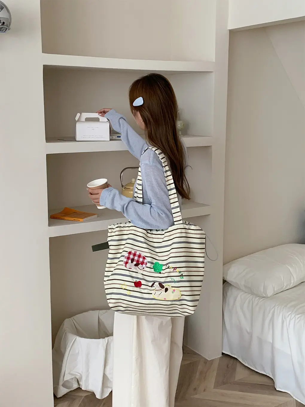 Women's Cartoon Embroidered Drawstring Tote Bag Large Capacity — feature 27