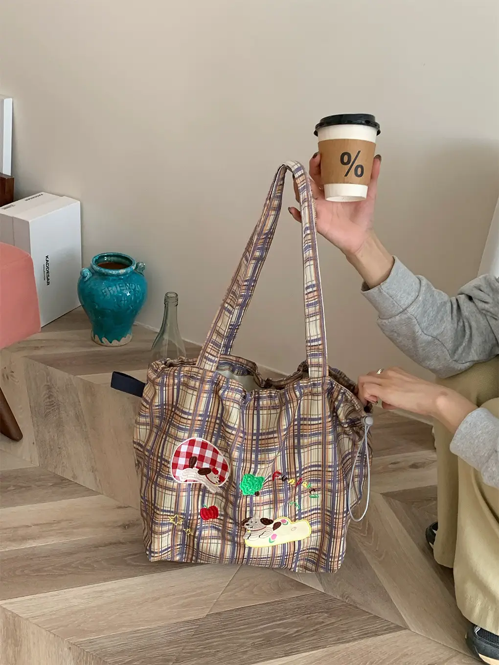 Women's Cartoon Embroidered Drawstring Tote Bag Large Capacity — feature 7