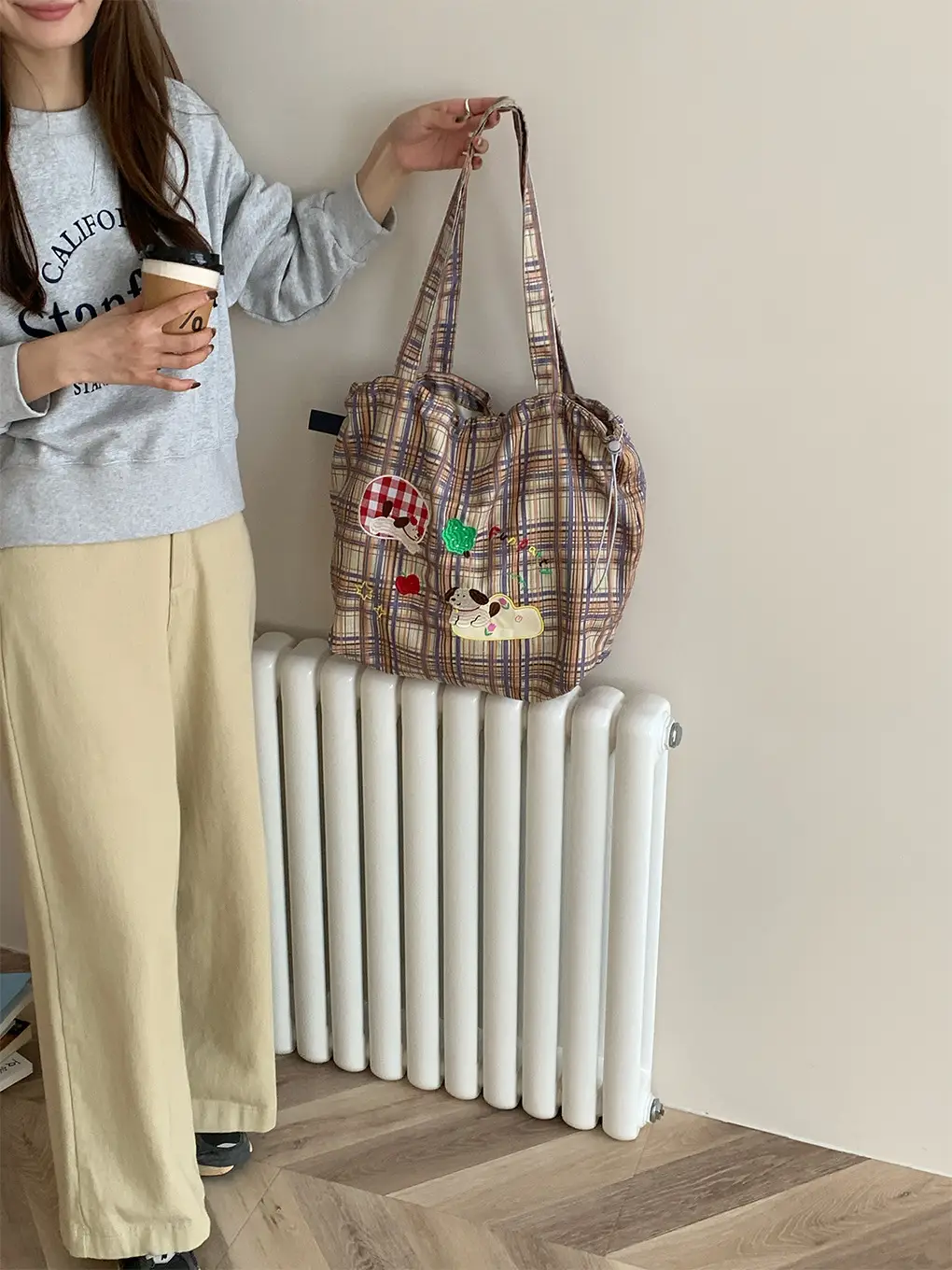 Women's Cartoon Embroidered Drawstring Tote Bag Large Capacity — feature 9
