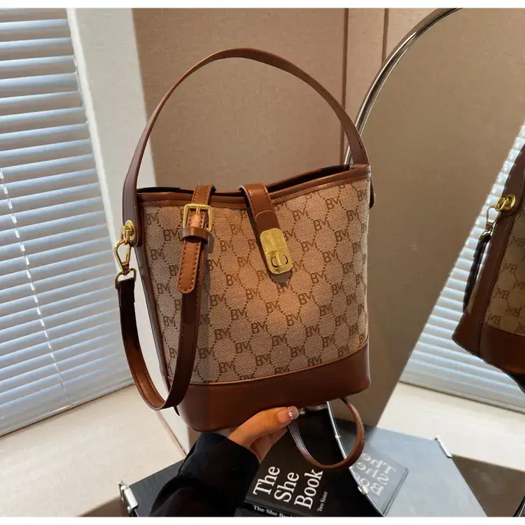Cross-Border Brown Monogram Shoulder Bag for Women — feature 12