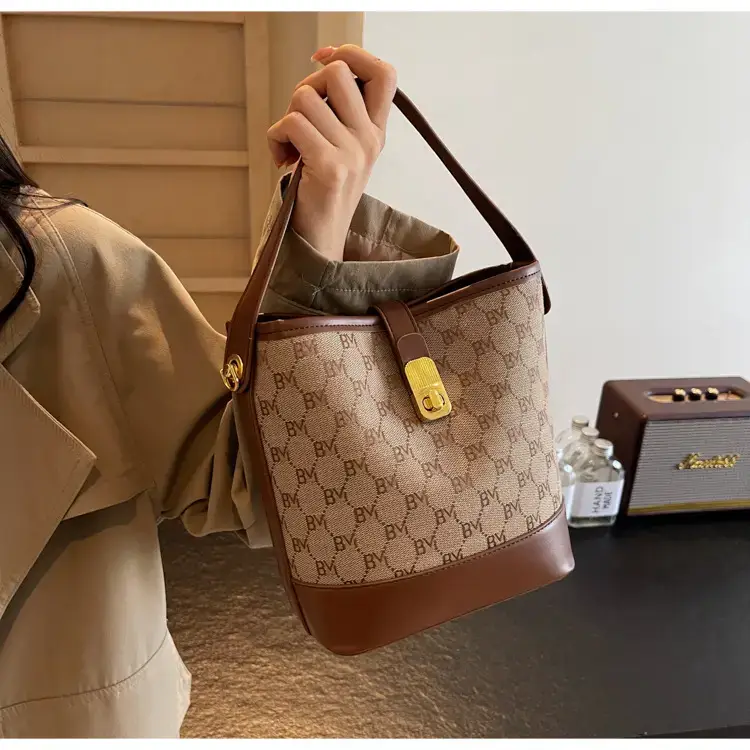 Cross-Border Brown Monogram Shoulder Bag for Women — feature 17