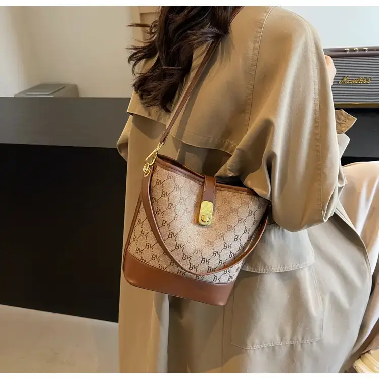 Cross-Border Brown Monogram Shoulder Bag for Women — feature 18