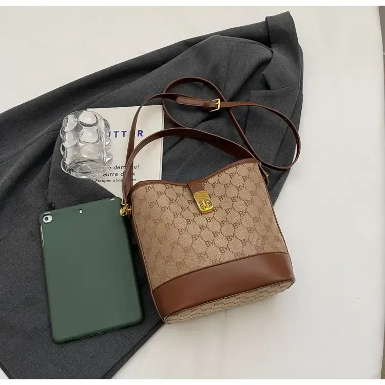 Cross-Border Brown Monogram Shoulder Bag for Women — feature 29