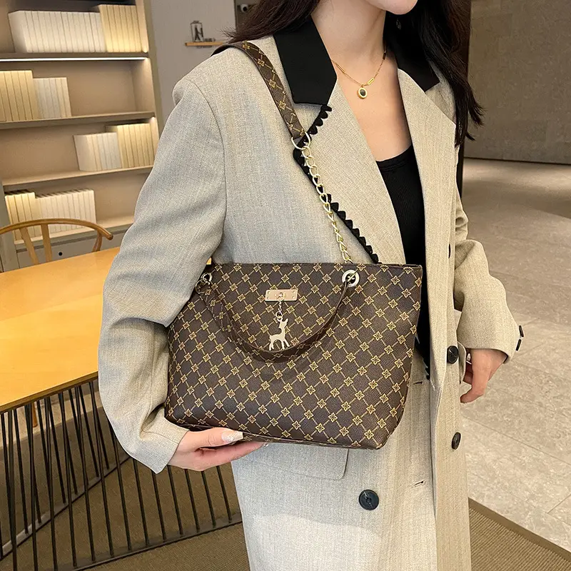 Retro Chain Print Women's Large Capacity Bag - Image 5