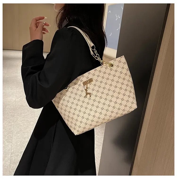 Retro Chain Print Women's Large Capacity Bag — feature 15