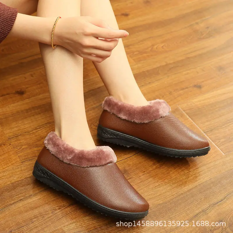2026 New Winter Old Beijing Cloth Shoes for Women, Thickened Waterproof Cotton Boots with Leather Surface, Casual Shoes for Middle-Aged and Elderly Mothers - Image 3