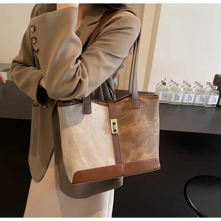 Women's Korean Style Shoulder Bag Large Capacity Winter 2024 - Image 5