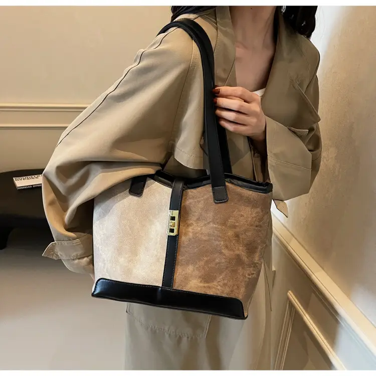 Women's Korean Style Shoulder Bag Large Capacity Winter 2024 - Image 6