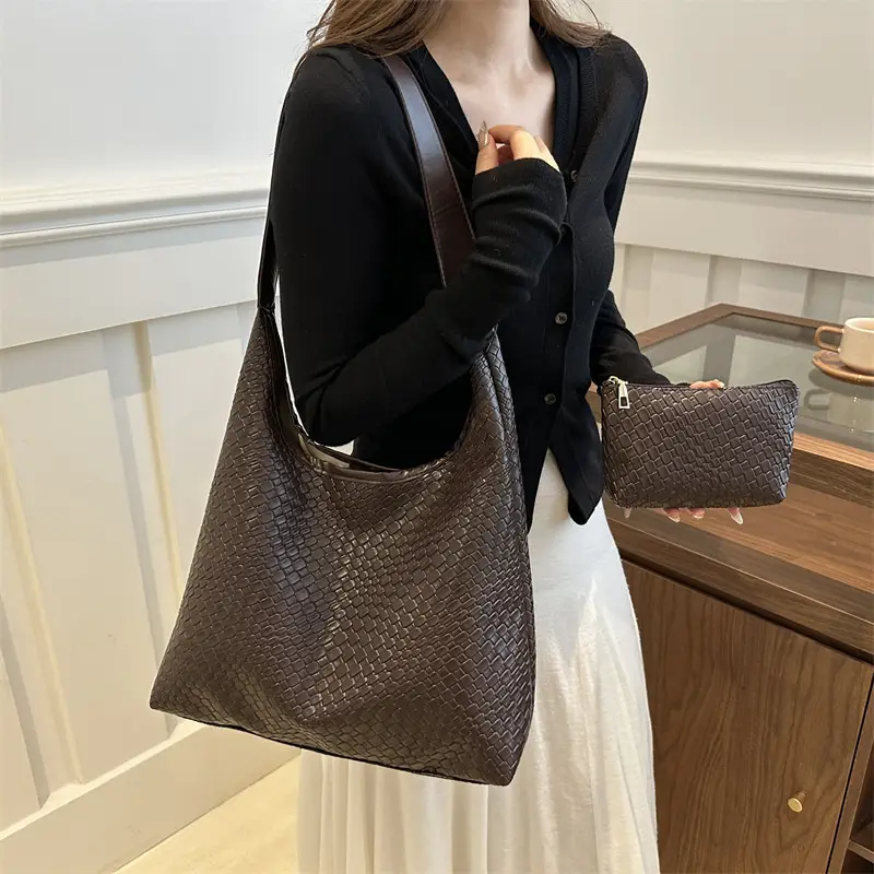 Black High-End Shoulder Bag for Women Large Capacity - Image 8