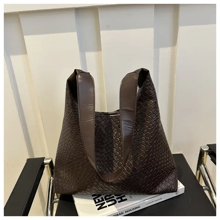 Black High-End Shoulder Bag for Women Large Capacity — feature 21